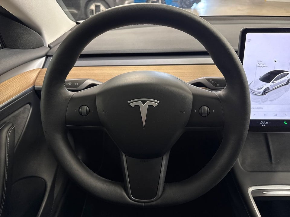 Tesla Model 3 Long Range RWD 4d