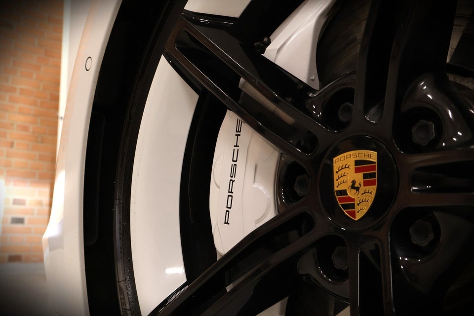 Porsche Taycan Turbo Performance+  4d