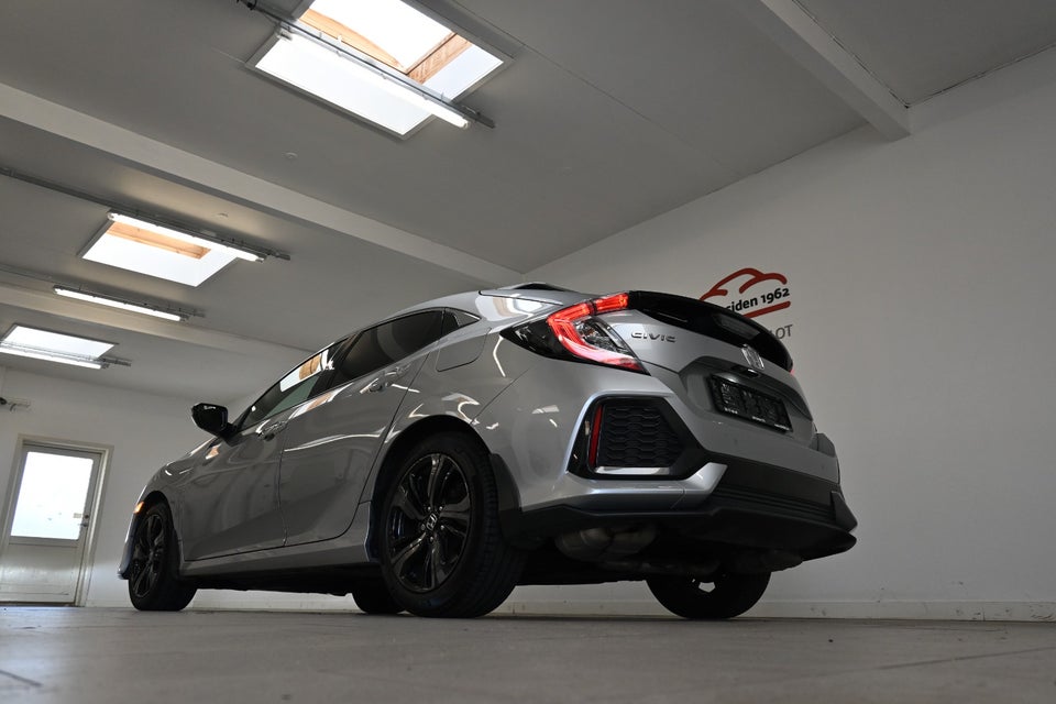 Honda Civic 1,5 VTEC Turbo Executive 5d