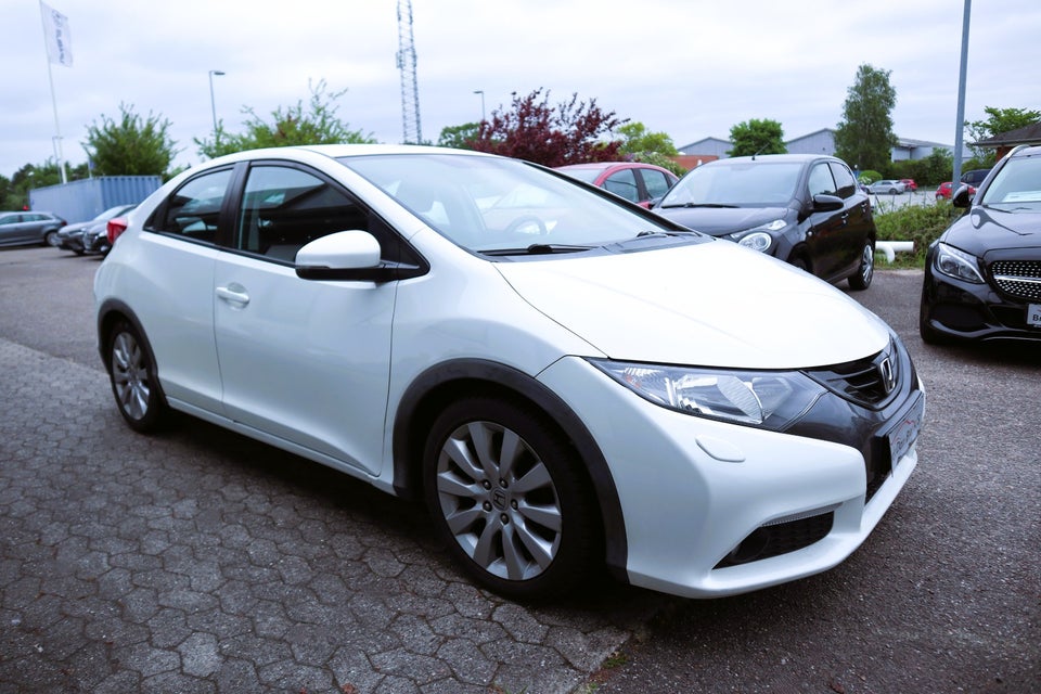 Honda Civic 1,8 i-VTEC Executive 5d
