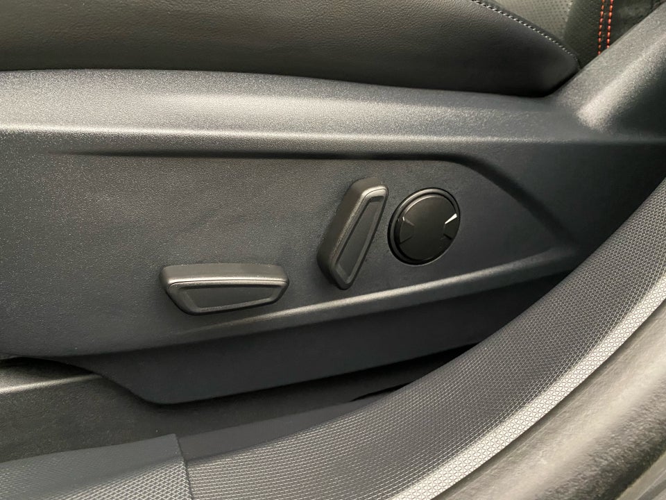 Ford Mustang Mach-E 75 Standard Range AWD 5d