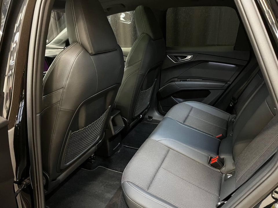 Audi Q4 e-tron 40 S-line 5d