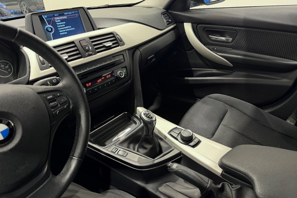 BMW 320d 2,0 Touring 5d