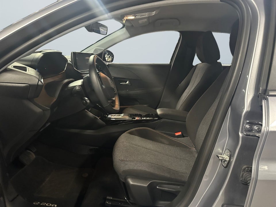 Peugeot e-208 50 Style 5d