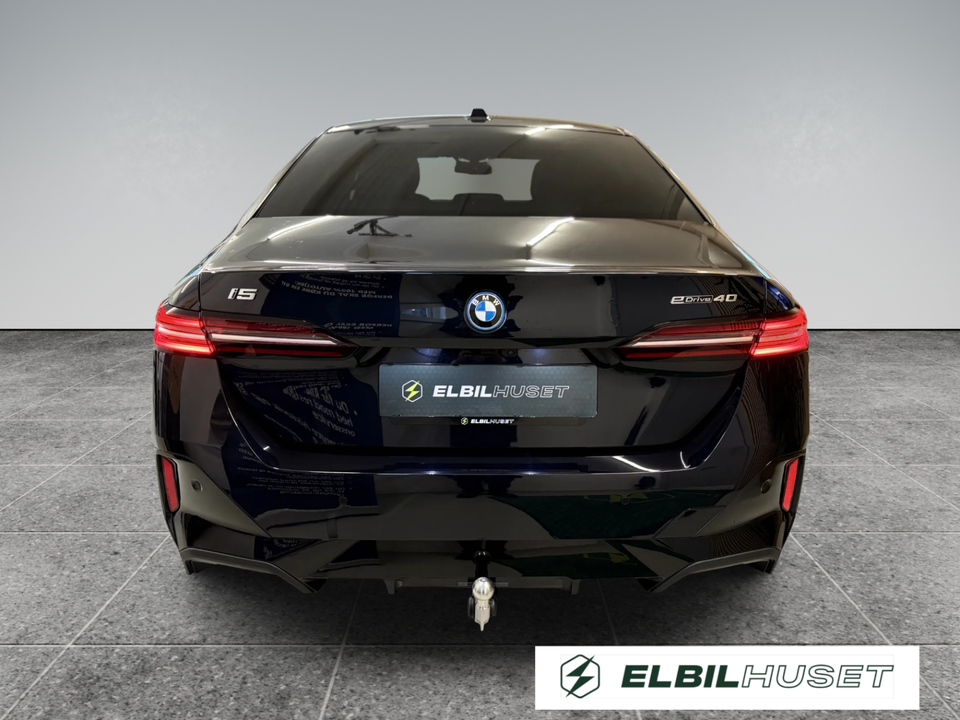 BMW i5 eDrive40 M-Sport 4d