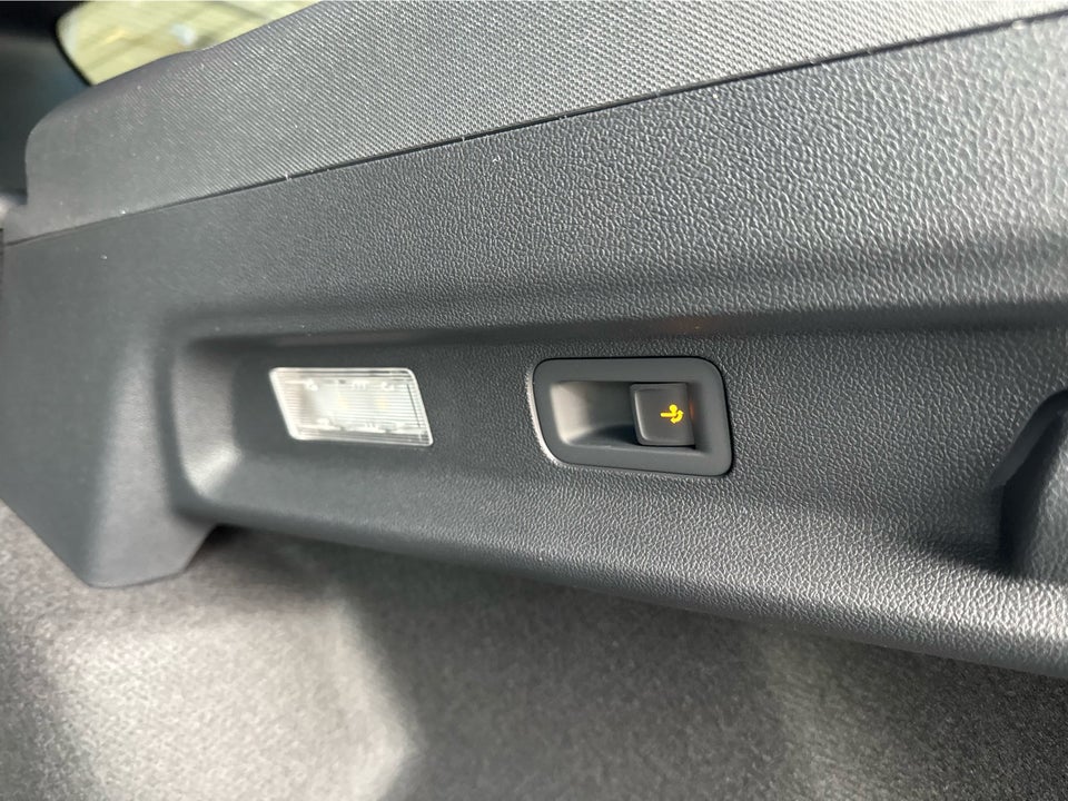 Ford Explorer 82 Premium Extended Range 5d