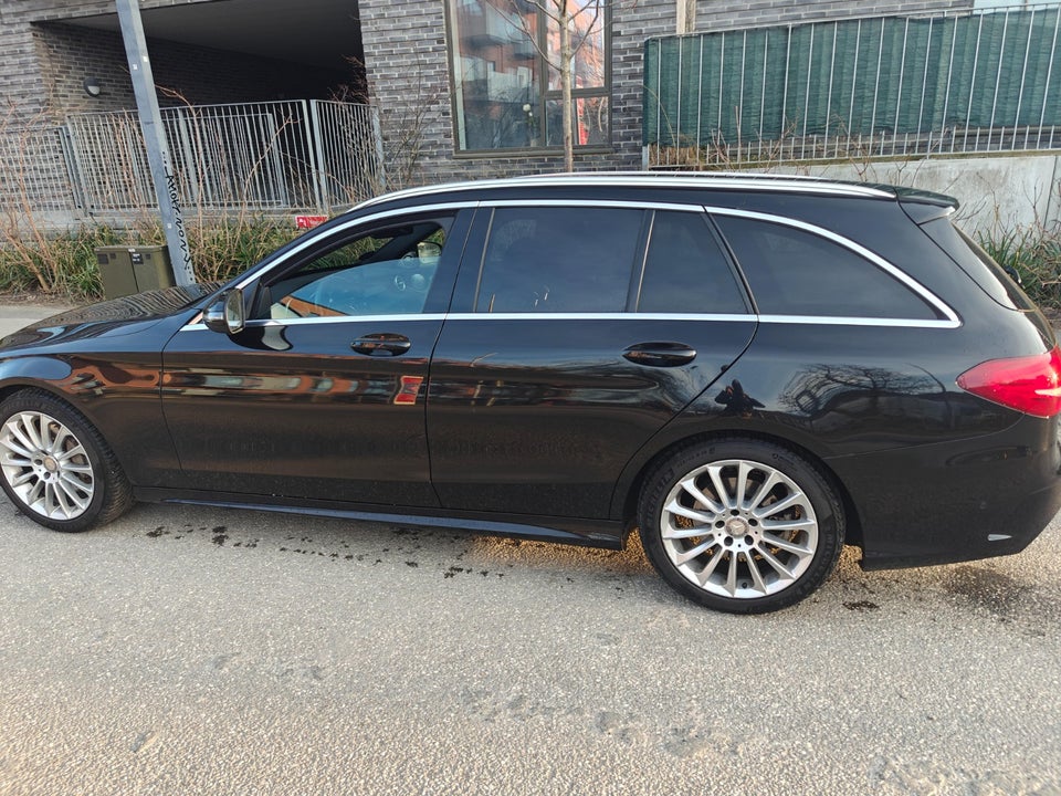 Mercedes C220 d 2,2 AMG Line stc. aut. 5d