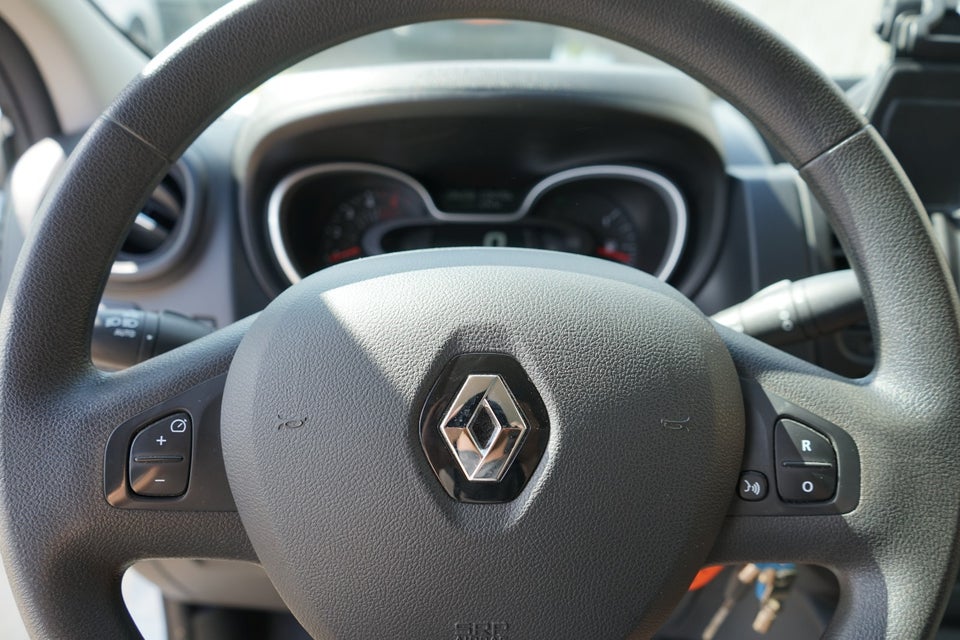Renault Trafic T29 2,0 dCi 120 L2H1