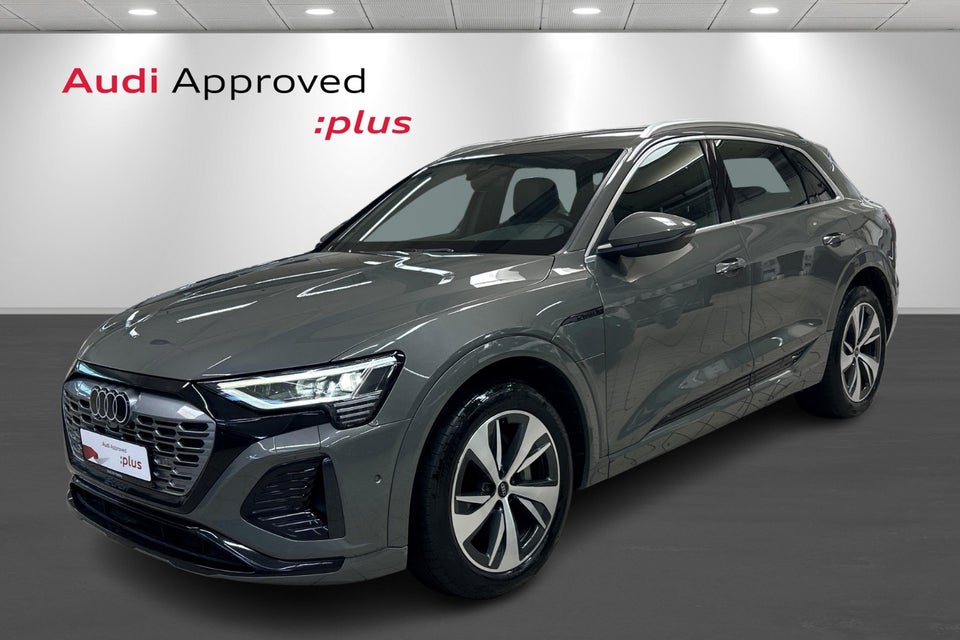 Audi Q8 e-tron 55 S-line quattro 5d