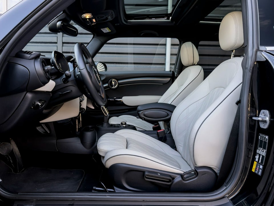 MINI Cooper SE Maximise 3d