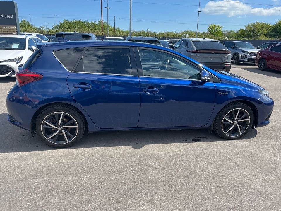 Toyota Auris 1,8 Hybrid H2 Selected CVT 5d