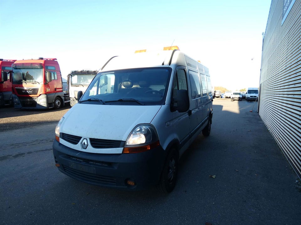 Renault Master T35 2,5 dCi 146 L3H2 4d