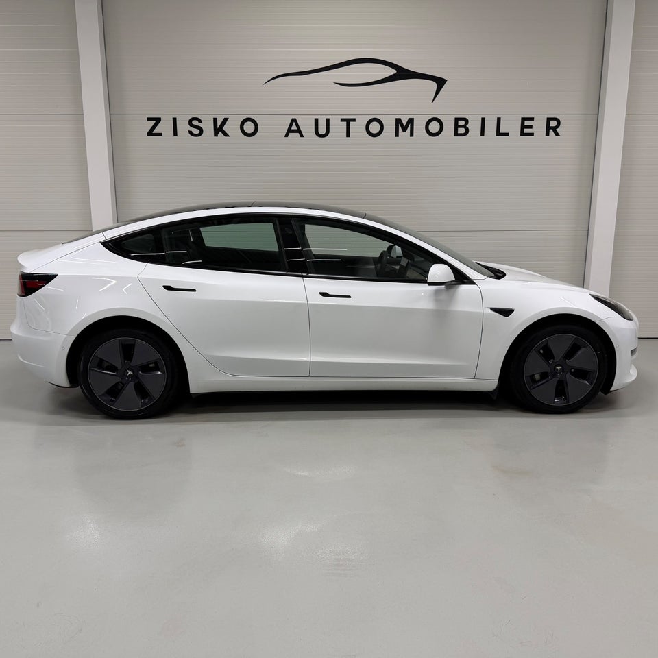 Tesla Model 3 Long Range AWD 4d