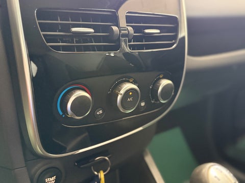 Renault Clio IV 2016 — miniature 9