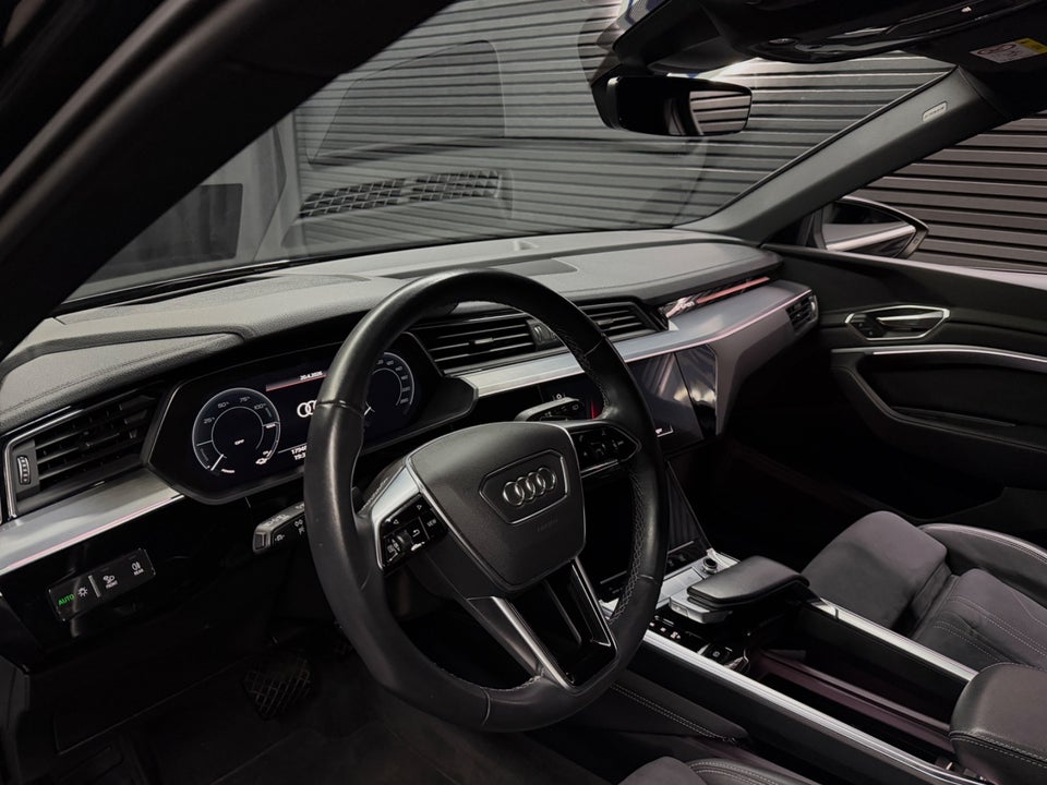 Audi Q8 e-tron 55 Advanced quattro 5d