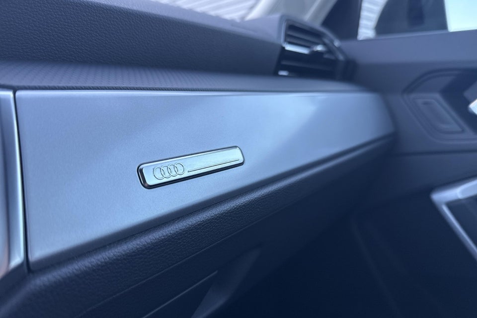 Audi Q3 45 TFSi e Attitude plus S-tr. 5d