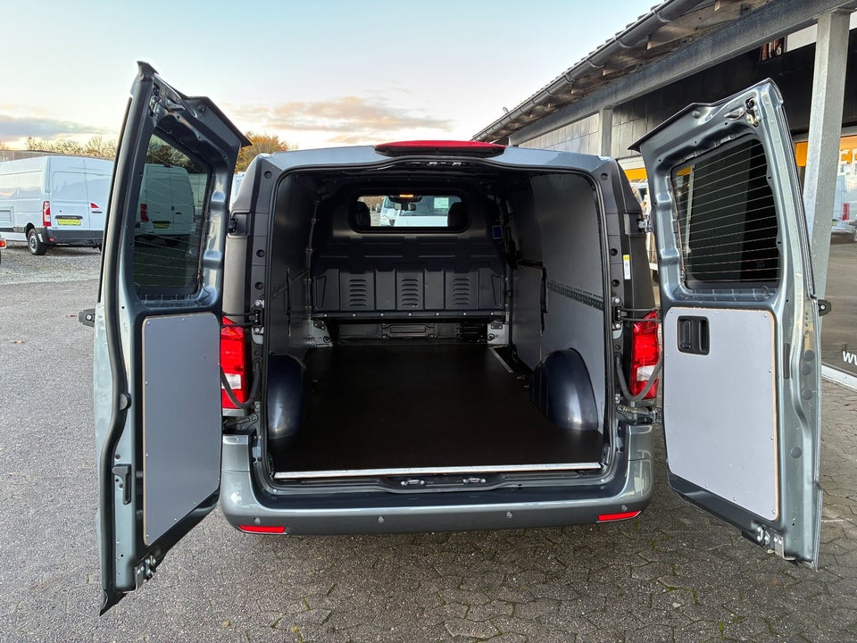 Mercedes Vito 119 2,2 CDi Complete aut. XL