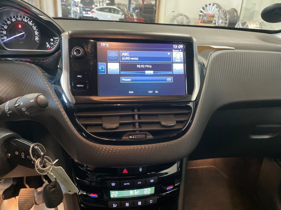 Peugeot 208 1,6 BlueHDi 100 Allure 5d