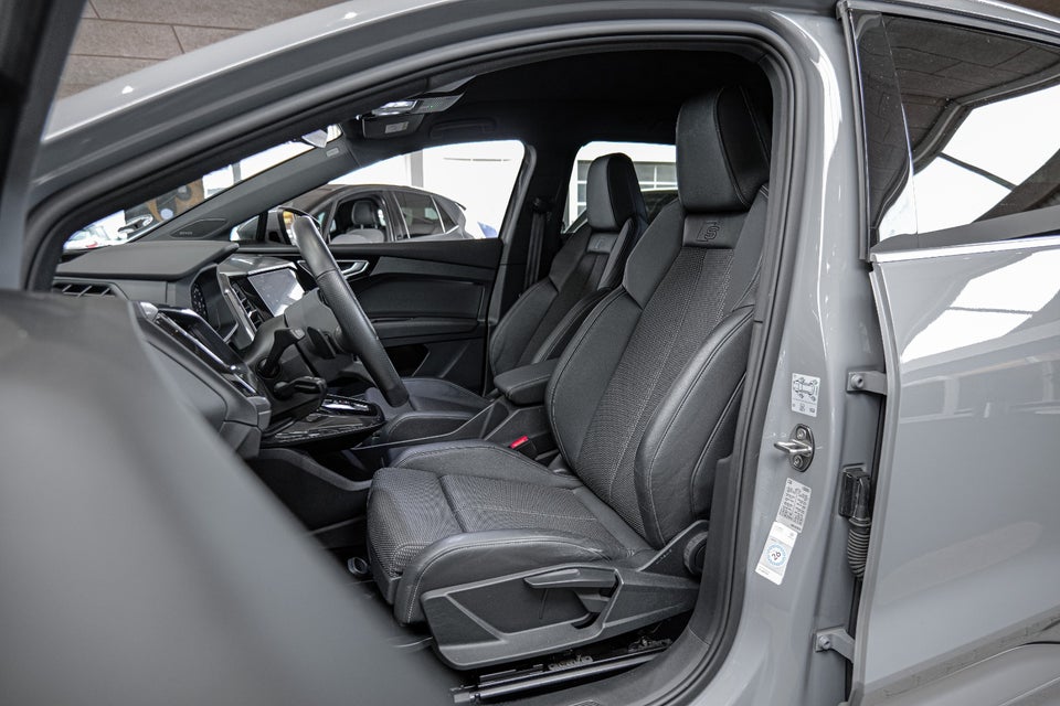 Audi Q4 e-tron 40 S-line 5d