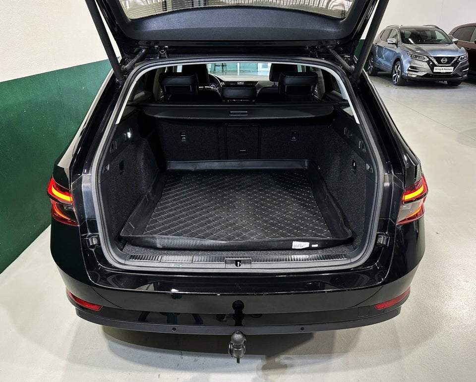 Skoda Superb 2,0 TDi 150 Business Executive Combi DSG 5d