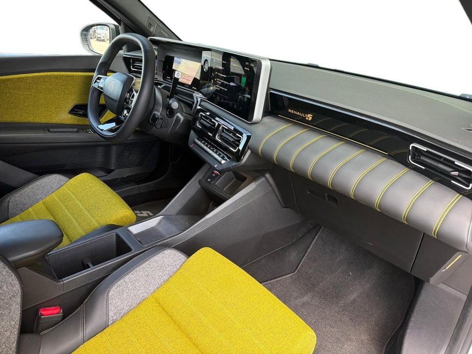 Renault 5 E-Tech 52 Iconic 5d