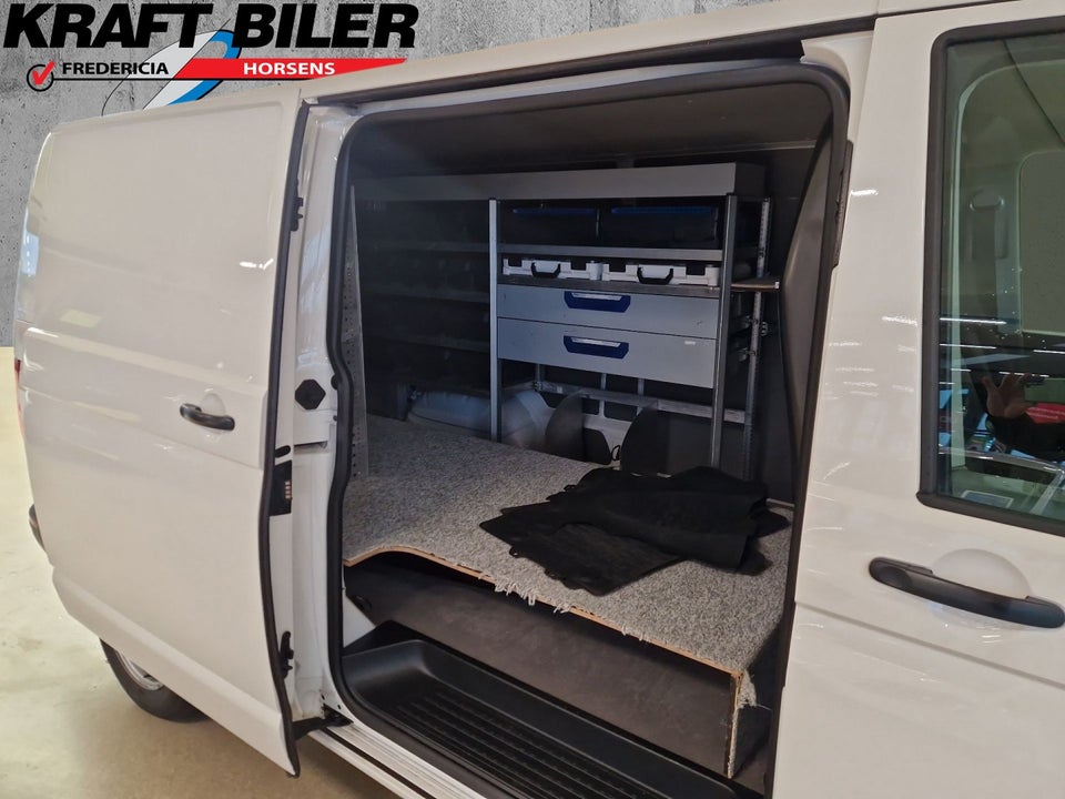 VW Transporter 2,0 TDi 150 Kassevogn DSG lang