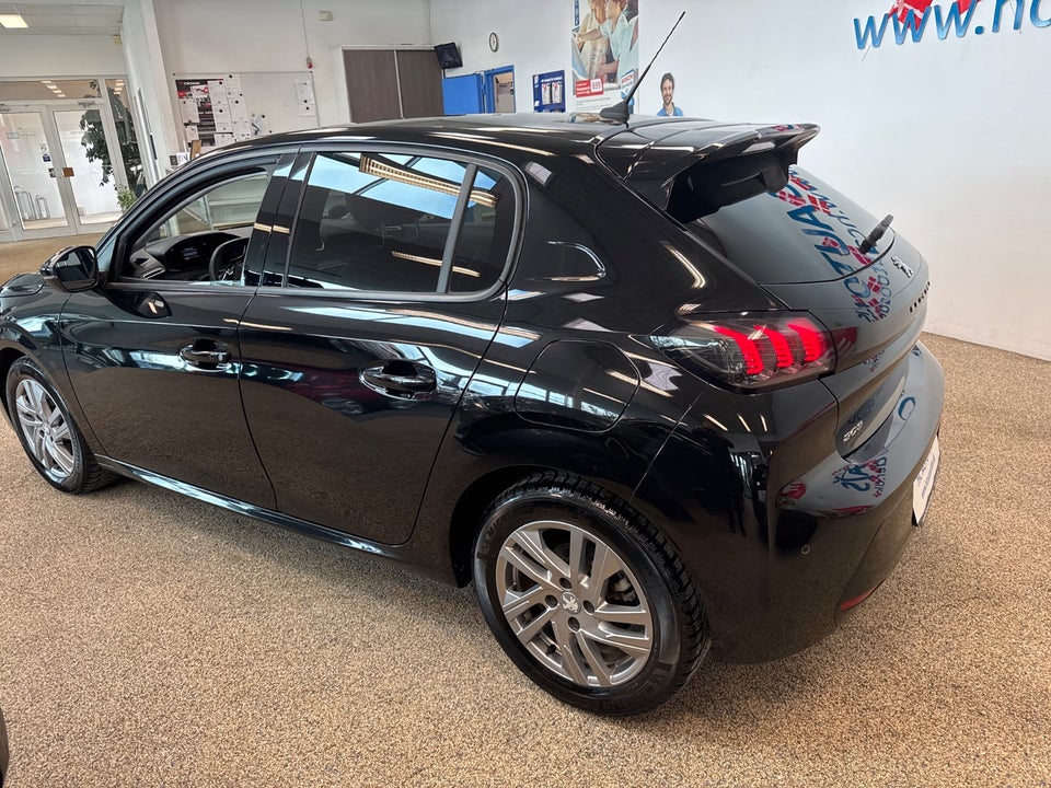 Peugeot 208 1,2 PureTech 100 Allure EAT8 5d