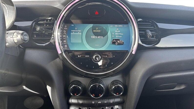 MINI Cooper SE Essential 3d