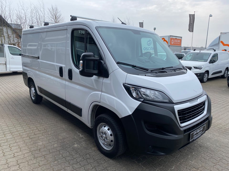 Peugeot Boxer 333 2,2 BlueHDi 140 L2H1 Premium