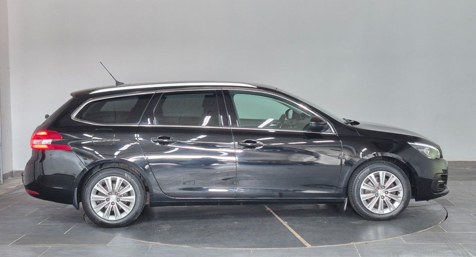 Peugeot 308 1,6 BlueHDi 120 Allure Sky SW EAT6 5d