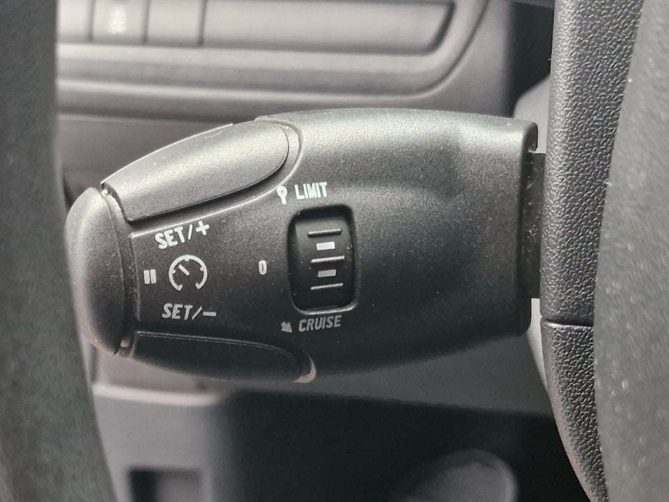 Peugeot 208 1,2 VTi Active 5d