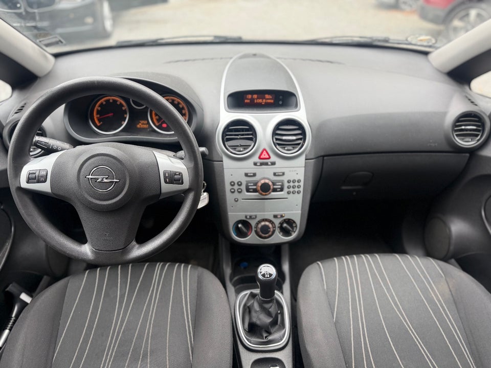 Opel Corsa 1,2 16V Cosmo 5d