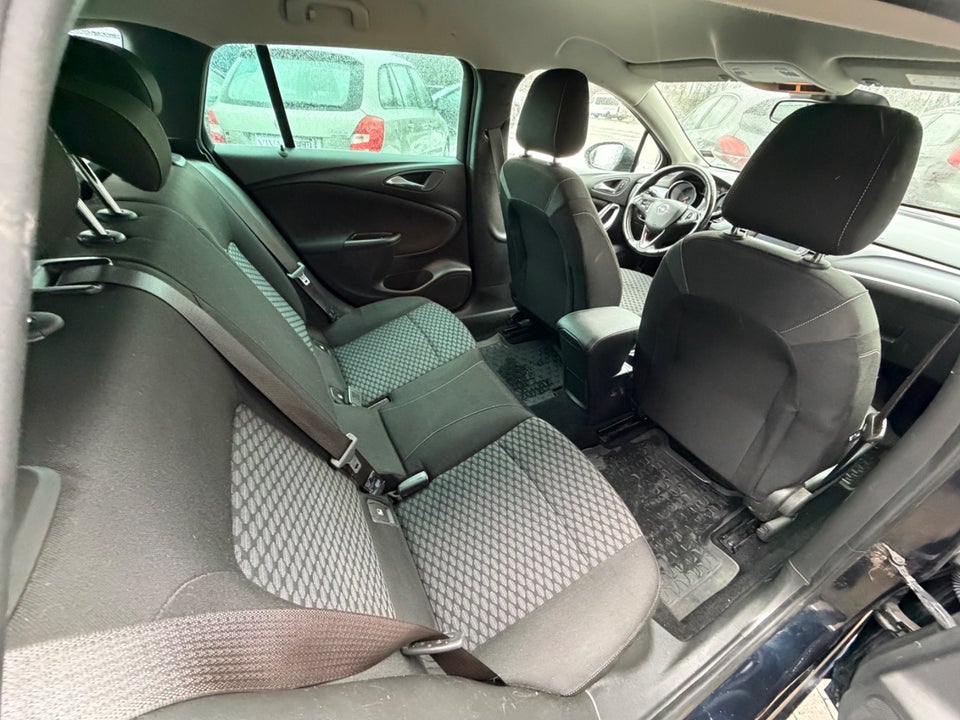 Opel Astra 1,6 CDTi 136 Excite Sports Tourer 5d