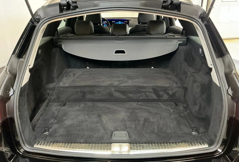 Mercedes E300 de 2,0 stc. aut. 4Matic 5d