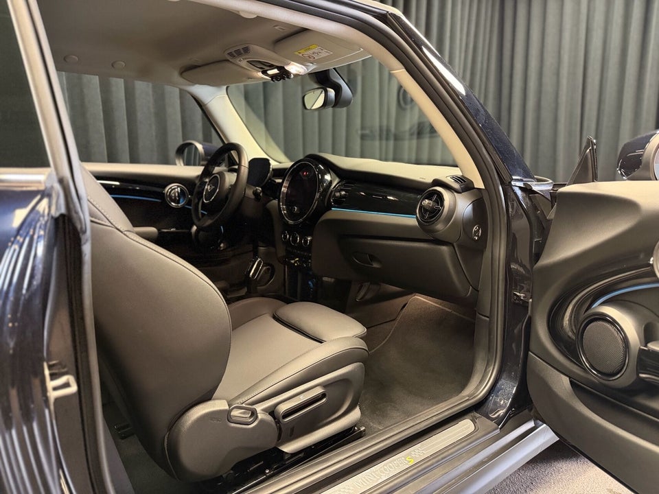 MINI Cooper SE Classic Trim 3d