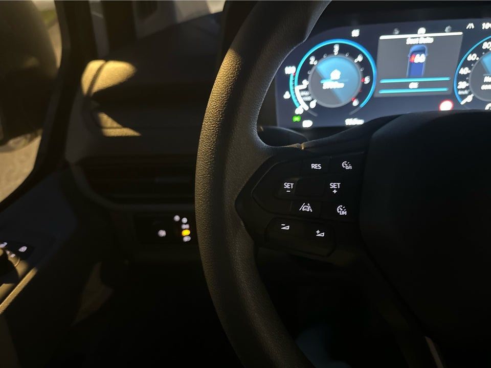 VW Transporter 2,0 TDi 110 Comfort Kassevogn SWB