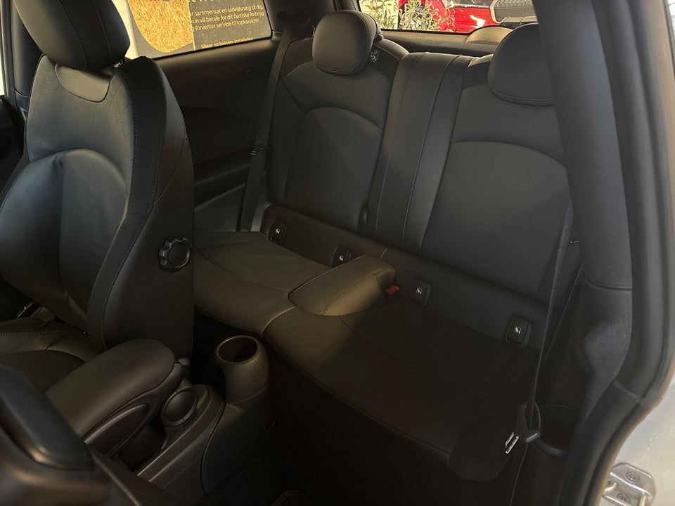 MINI Cooper SE Experience 3d