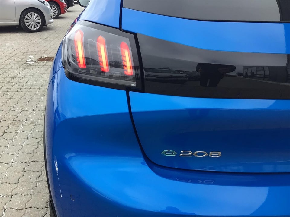 Peugeot e-208 50 GT Limited 5d