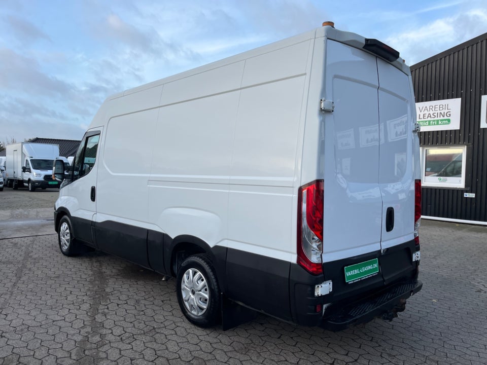 Iveco Daily 2,3 35S16 12m³ Van AG8