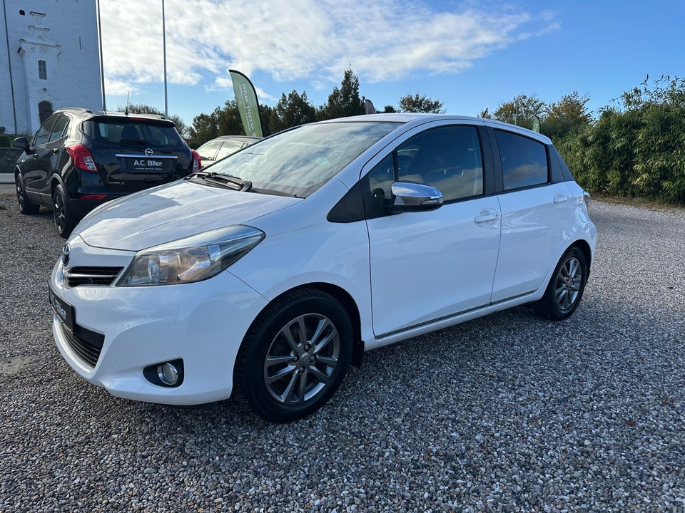 Toyota Yaris 1,0 VVT-i T2 5d