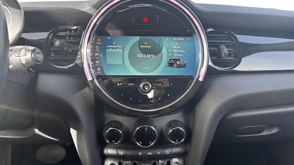 MINI Cooper SE Essential 3d