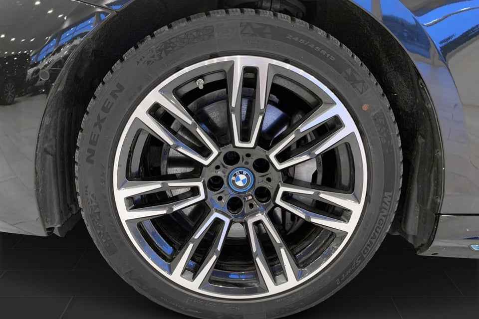 BMW i5 eDrive40 M-Sport 4d