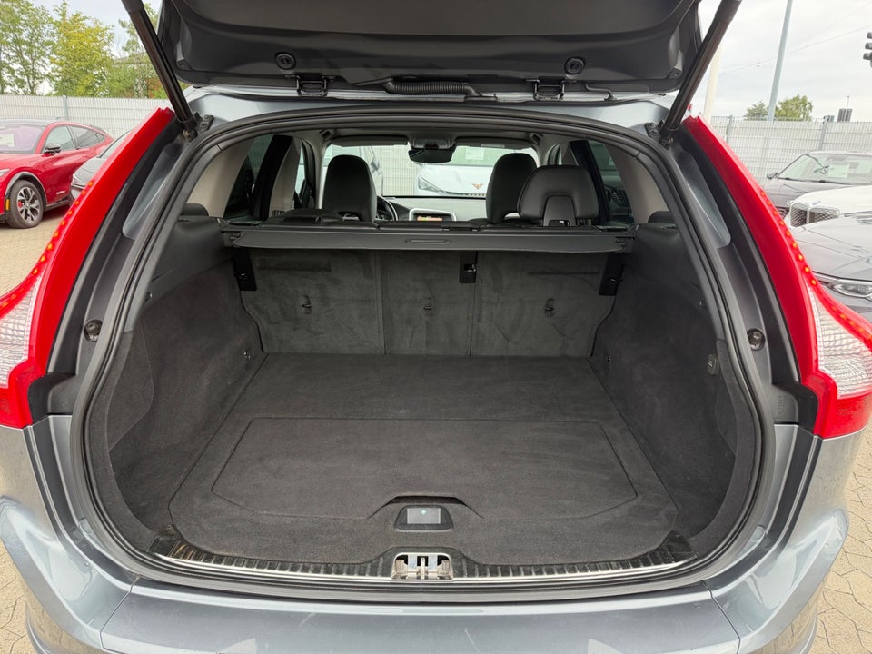 Volvo XC60 2,4 D4 190 Summum aut. AWD 5d