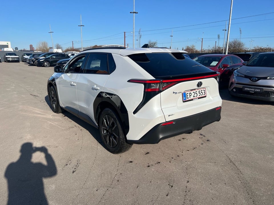 Toyota bZ4X 73 Executive 5d