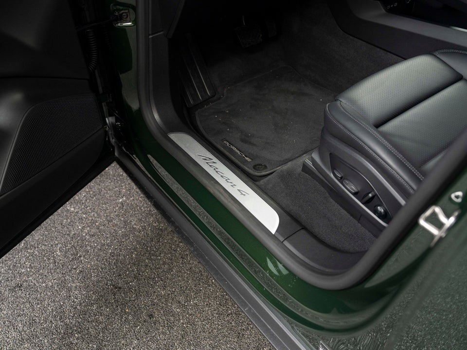 Porsche Macan 4 5d