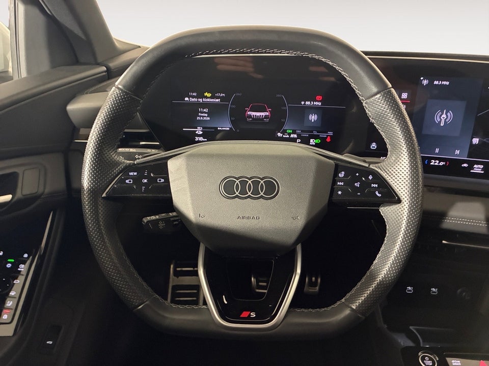Audi Q6 e-tron S-line quattro 5d