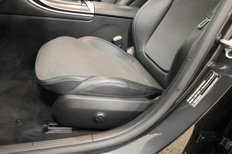 Mercedes C300 e 2,0 Avantgarde stc. aut. 5d