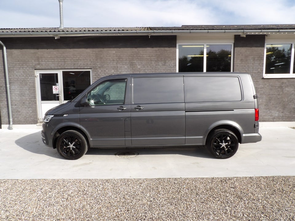 VW Transporter 2,0 TDi 204 Kassevogn DSG lang