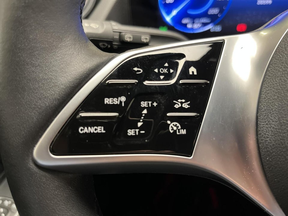 Mercedes EQA300 Progressive 4Matic 5d