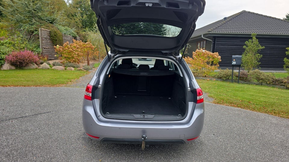 Peugeot 308 1,6 BlueHDi 120 Allure SW 5d